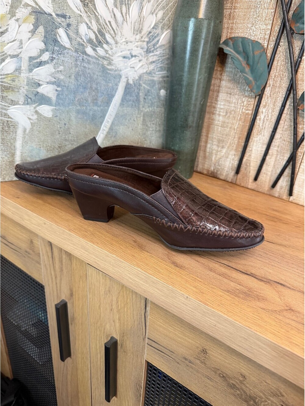 Rialto Comfort Women's 8.5M Brown Croc-Embossed Mule Heels